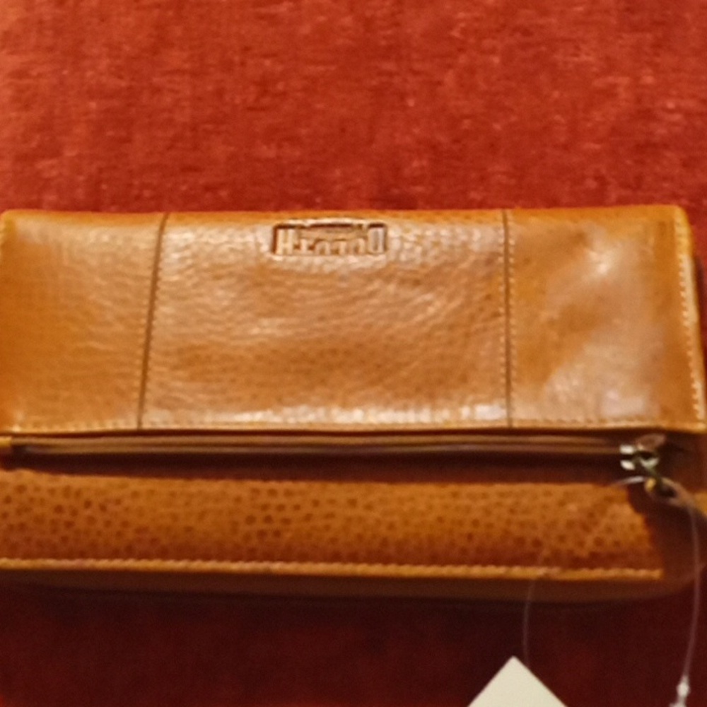 Women's leather wallet